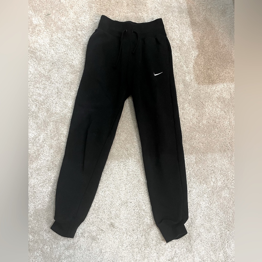 Women’s Nike Tech Joggers XS